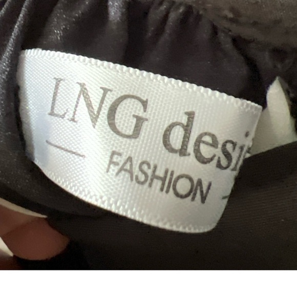 LNG Black and White Patterned Maxi Dress - Picture 2 of 2